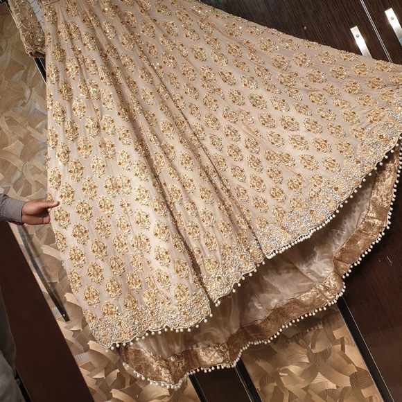 Gold Pakistani Wedding dress - Picture 4 of 16